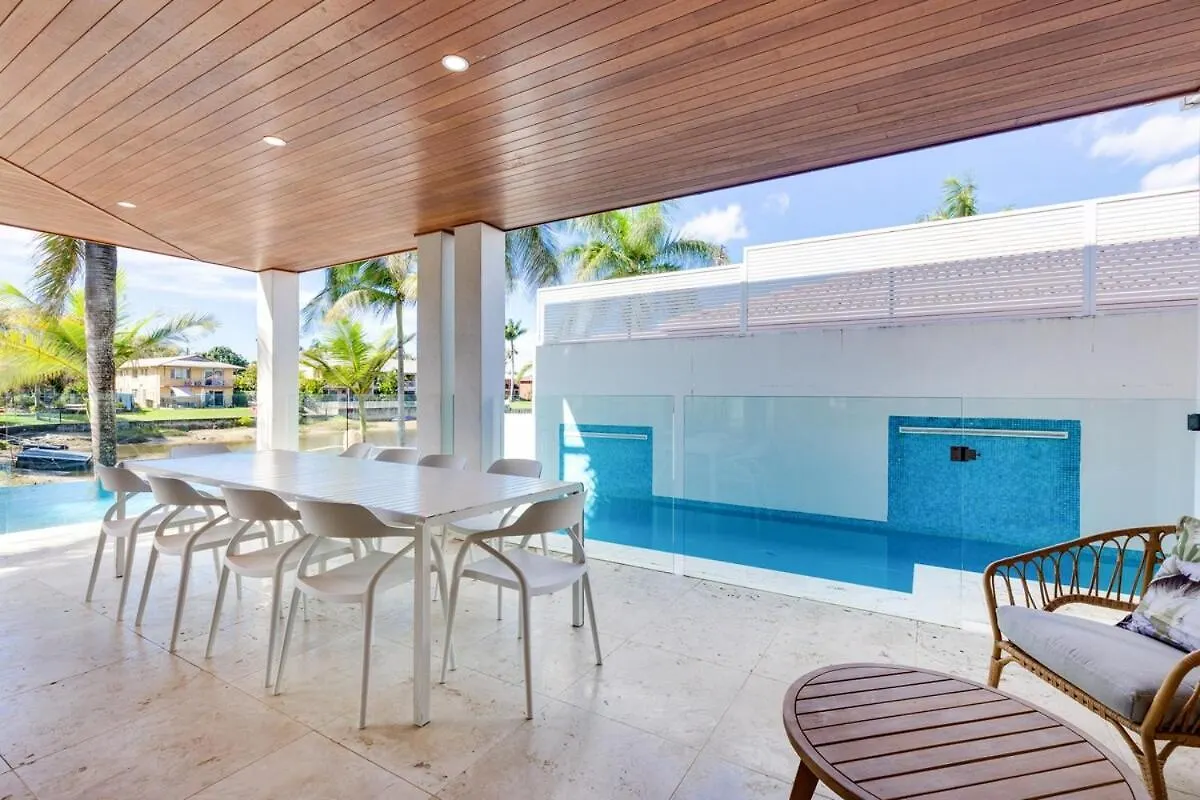 Luxurious, Tropical Haven, Mooloolaba- Moonda5 Villa Mooloolaba