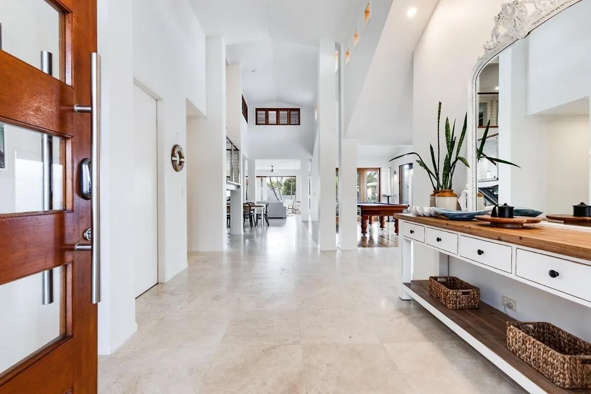 Luxurious, Tropical Haven, Mooloolaba- Moonda5 Villa